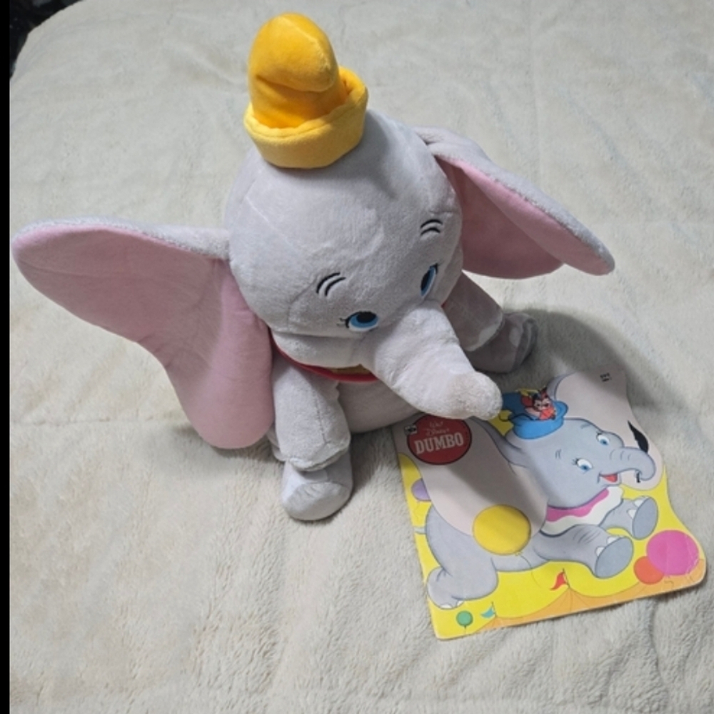 Disney Dumbo The Elephant Plush Disney store BONUS book Walt Disney Dumbo